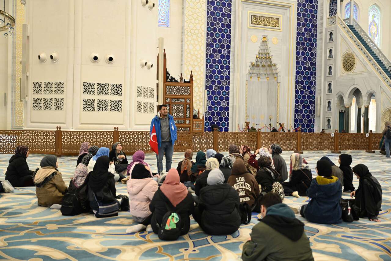 Konya Büyükşehir, öğrencileri İstanbul’a götürüyor 3